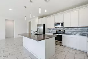 21823 N Daniel Dr, Maricopa, AZ 85138 - Photo 9