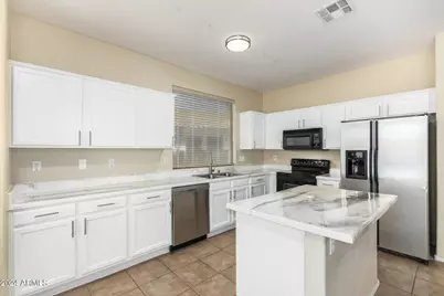 13383 S 175th Avenue, Goodyear, AZ 85338 - Photo 9
