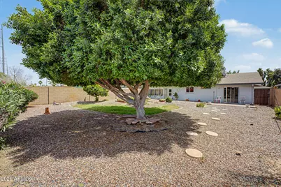 2950 W Villa Theresa Drive, Phoenix, AZ 85053 - Photo 27