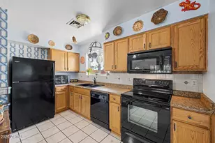 2950 W Villa Theresa Dr, Phoenix, AZ 85053 - Photo 11