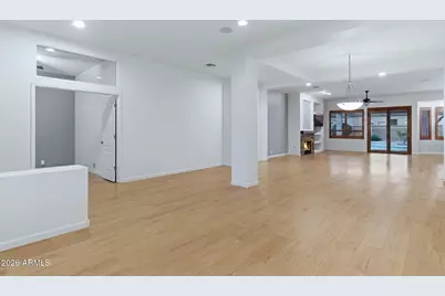 5571 E Via Montoya Drive, Phoenix, AZ 85054 - Photo 11