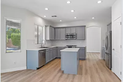 18024 W Maui Lane, Surprise, AZ 85388 - Photo 17