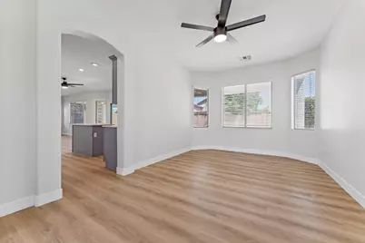 18024 W Maui Lane, Surprise, AZ 85388 - Photo 11