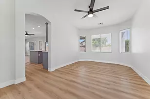 18024 W Maui Ln, Surprise, AZ 85388 - Photo 11