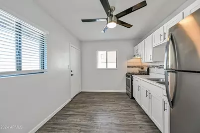 1744 W Glendale Avenue #Apt 2, Phoenix, AZ 85021 - Photo 7