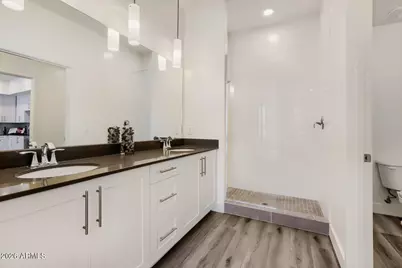 7300 E Earll Drive #1016, Scottsdale, AZ 85251 - Photo 13
