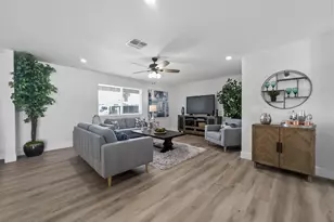 3440 E Laurel Ln, Phoenix, AZ 85028 - Photo 5
