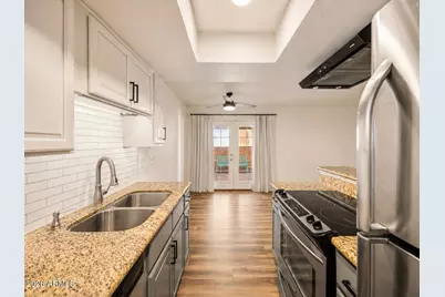 735 E North Lane #2, Phoenix, AZ 85020 - Photo 11