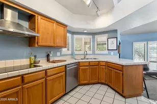 10863 N 10th Pl, Phoenix, AZ 85020 - Photo 9