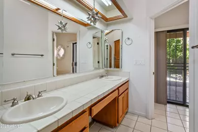 10863 N 10th Place, Phoenix, AZ 85020 - Photo 15