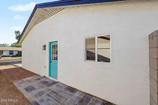 5846 W Cheery Lynn Rd, Phoenix, AZ 85031 - Photo 23