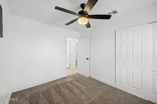 5846 W Cheery Lynn Rd, Phoenix, AZ 85031 - Photo 19