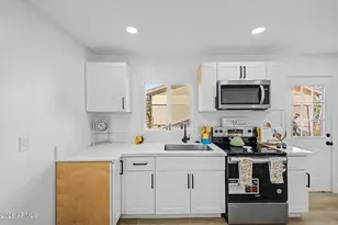 5846 W Cheery Lynn Rd, Phoenix, AZ 85031 - Photo 27