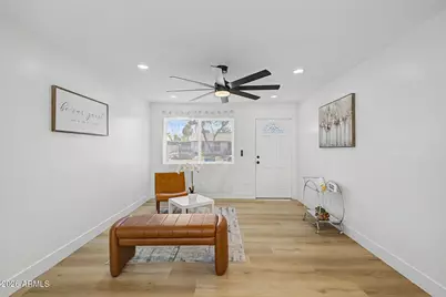 5846 W Cheery Lynn Road, Phoenix, AZ 85031 - Photo 7