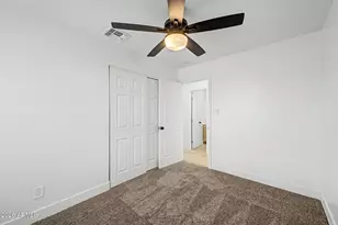 5846 W Cheery Lynn Rd, Phoenix, AZ 85031 - Photo 21