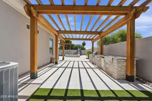 215 S Parkcrest St, Gilbert, AZ 85296 - Photo 49