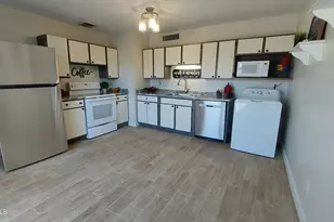 3418 W Mandalay Ln, Phoenix, AZ 85053 - Photo 9
