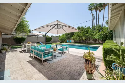 821 E Desert Park Lane, Phoenix, AZ 85020 - Photo 35