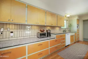 821 E Desert Park Ln, Phoenix, AZ 85020 - Photo 19