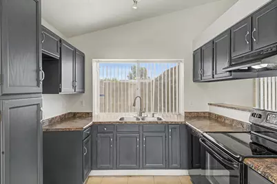 11851 N 76th Drive, Peoria, AZ 85345 - Photo 3