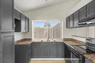 11851 N 76th Dr, Peoria, AZ 85345 - Photo 3