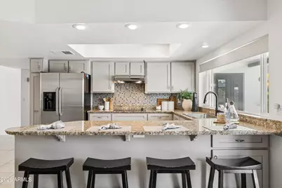 857 E Coral Gables Drive, Phoenix, AZ 85022 - Photo 9