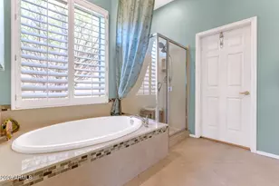 41734 N Maidstone Ct, Phoenix, AZ 85086 - Photo 17