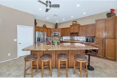 41734 N Maidstone Court, Phoenix, AZ 85086 - Photo 9