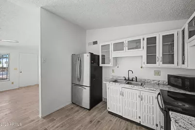 3646 N 67th Avenue #106, Phoenix, AZ 85033 - Photo 7