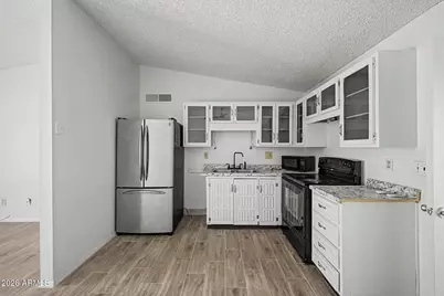 3646 N 67th Avenue #106, Phoenix, AZ 85033 - Photo 9
