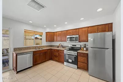 3226 W Michelle Drive, Phoenix, AZ 85053 - Photo 9