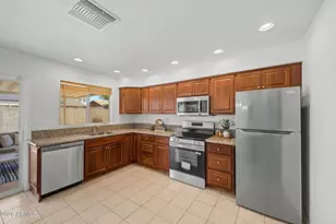 3226 W Michelle Dr, Phoenix, AZ 85053 - Photo 9