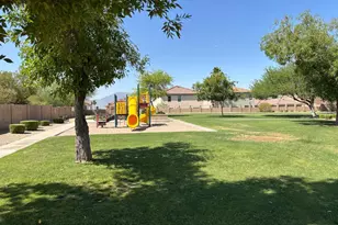 1722 W Amberwood Dr, Phoenix, AZ 85045 - Photo 23