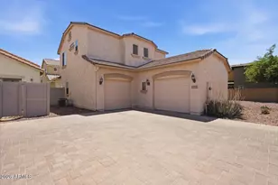 1945 W Busoni Pl, Phoenix, AZ 85023 - Photo 15