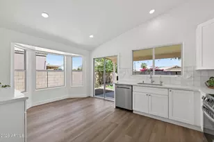 4705 E Desert Wind Dr., Phoenix, AZ 85044 - Photo 11