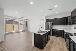 3834 E Branham Ln, Phoenix, AZ 85042 - Photo 13