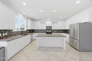 3030 N 38th St, Phoenix, AZ 85018 - Photo 3