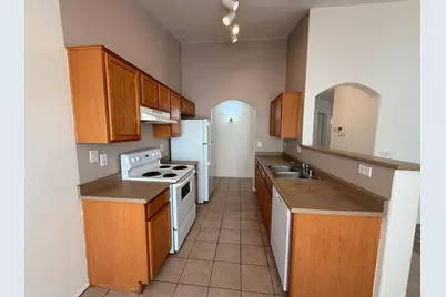602 N 166th Lane, Goodyear, AZ 85338 - Photo 7