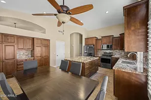 221 S Quartz St, Gilbert, AZ 85296 - Photo 21