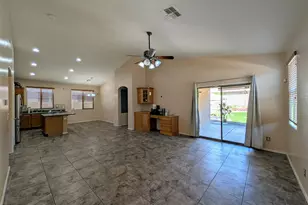6525 S 37th Ln, Phoenix, AZ 85041 - Photo 11