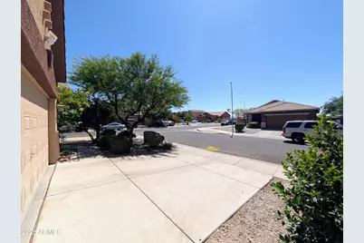 6525 S 37th Lane, Phoenix, AZ 85041 - Photo 5