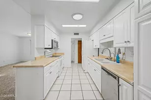 11241 N 111th Ave, Sun City, AZ 85351 - Photo 5