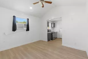361 E Clarendon Ave, Phoenix, AZ 85012 - Photo 21