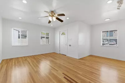 361 E Clarendon Avenue, Phoenix, AZ 85012 - Photo 7
