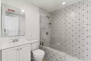 361 E Clarendon Ave, Phoenix, AZ 85012 - Photo 23