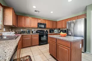 18182 W Desert Ln, Surprise, AZ 85388 - Photo 9