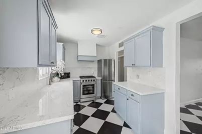 3547 E Meadowbrook Avenue, Phoenix, AZ 85018 - Photo 5