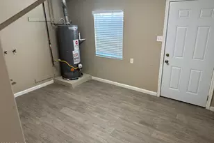 5929 W Mulberry Dr, Phoenix, AZ 85033 - Photo 15