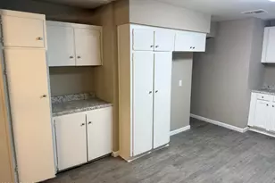 5929 W Mulberry Dr, Phoenix, AZ 85033 - Photo 11