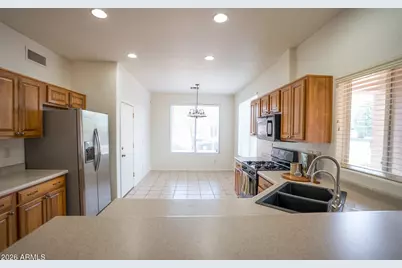 8203 W Tonto Lane, Peoria, AZ 85382 - Photo 11